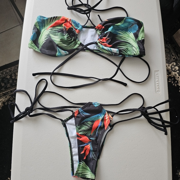 Strappy tropical swim suit size M - Picture 5 of 5